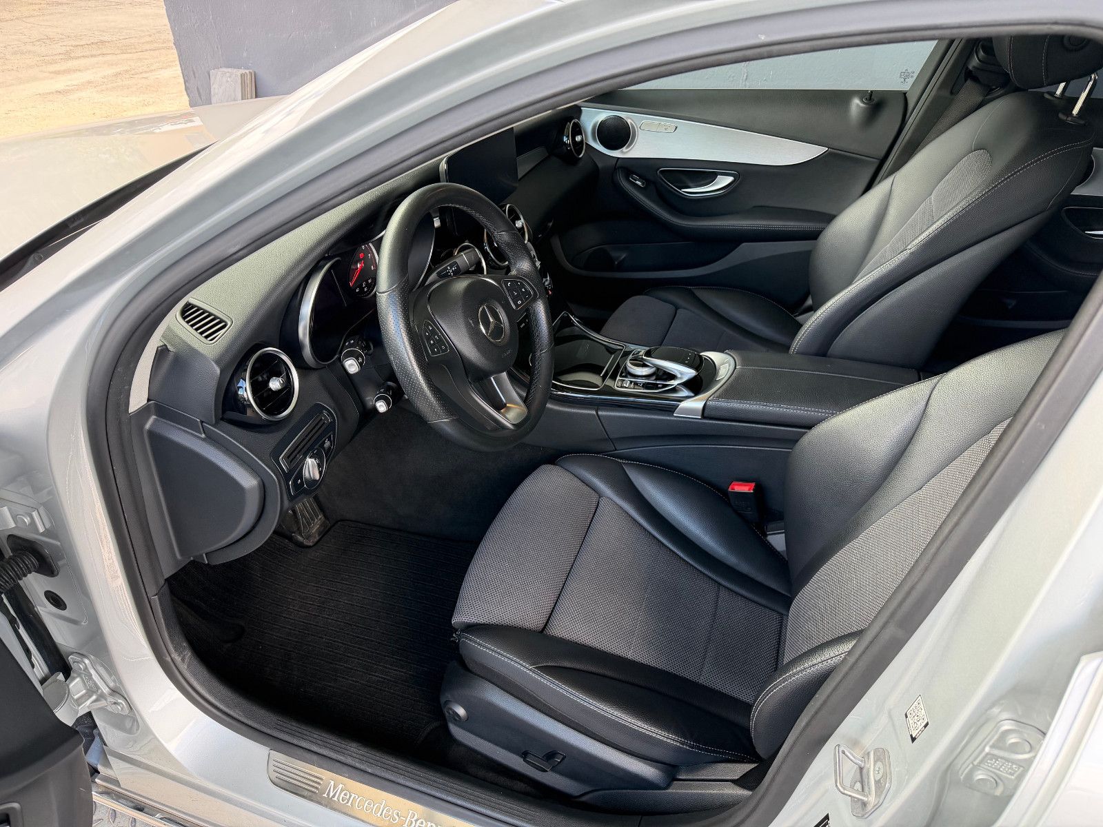 Mercedes-Benz C 200 T-Modell 4Matic Avantgarde — Bild 11