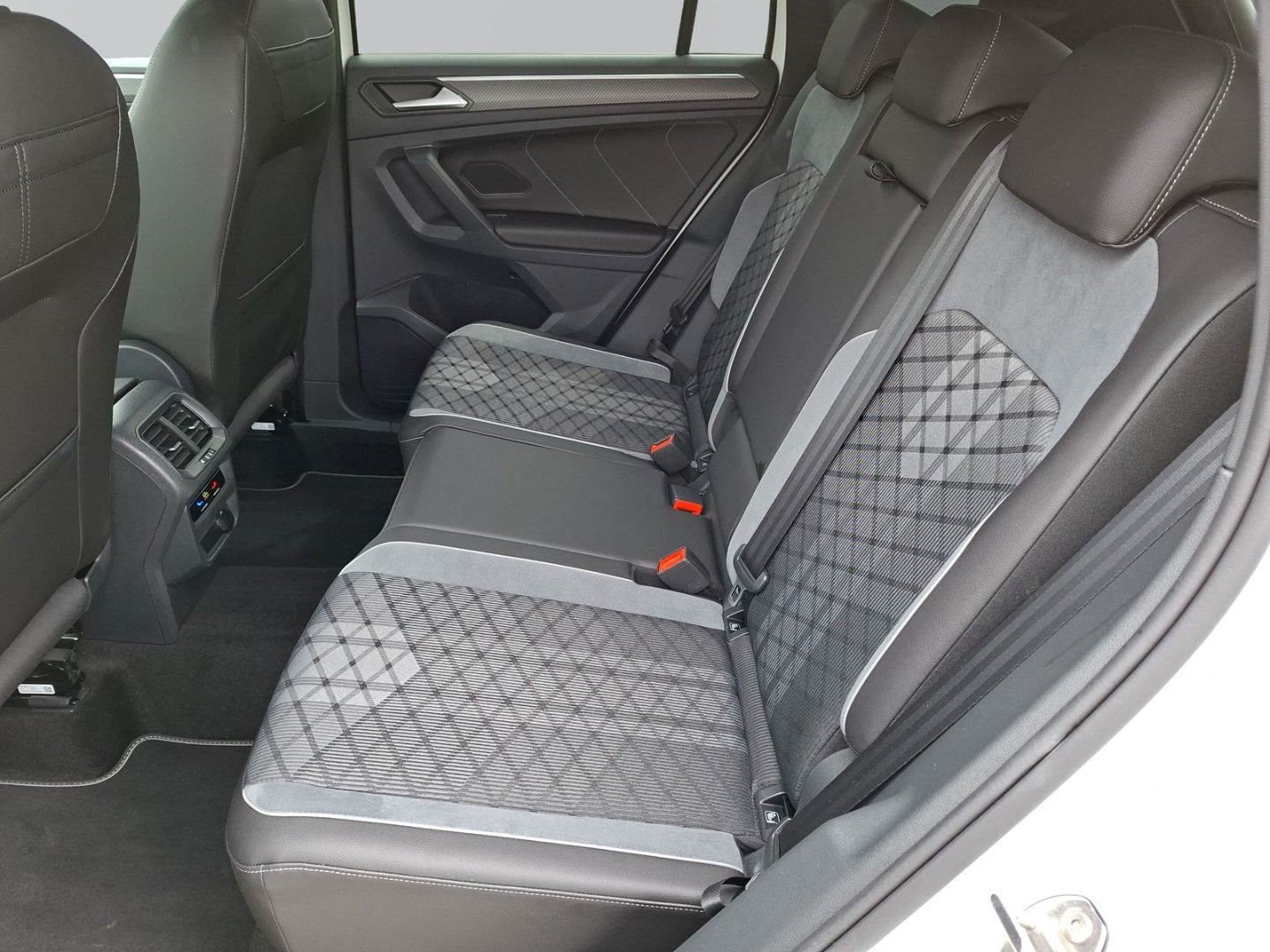 Tiguan 1.5 TSI DSG R-Line *KAMERA*ACC*NAVI*