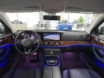 Fahrzeugabbildung Mercedes-Benz E 220d 4Matic Kamera Navi Sitzh Stop&Go Garantie