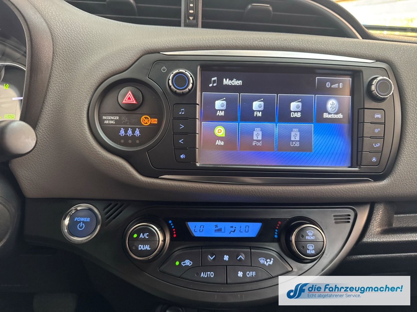 Fahrzeugabbildung Toyota Yaris Style Hybrid Mehrzonenklima DAB SHZ Keyles