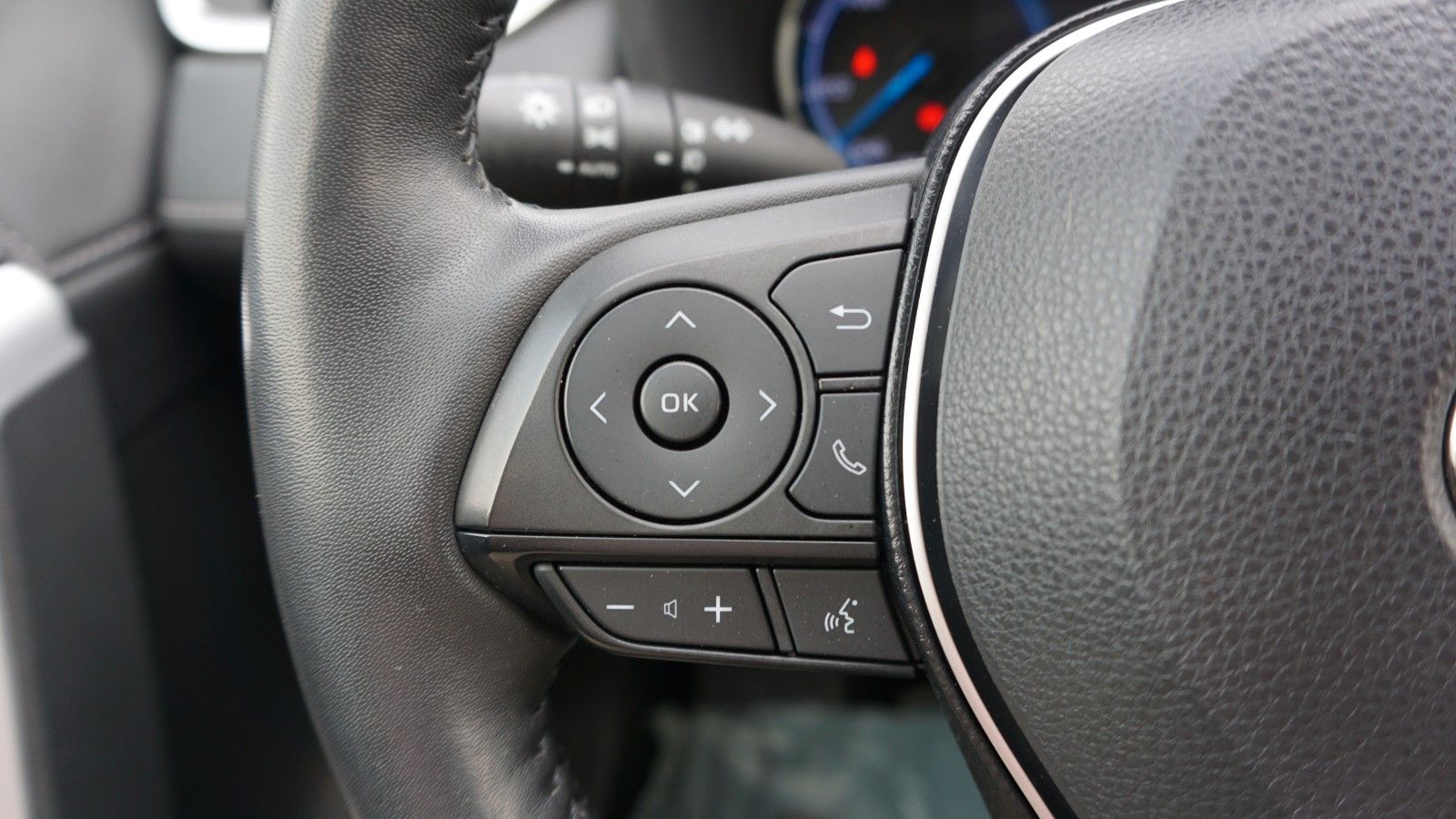 Fahrzeugabbildung Toyota RAV4 Hybrid 4x4 Team Deutschland LED,ACC,SH,AHK