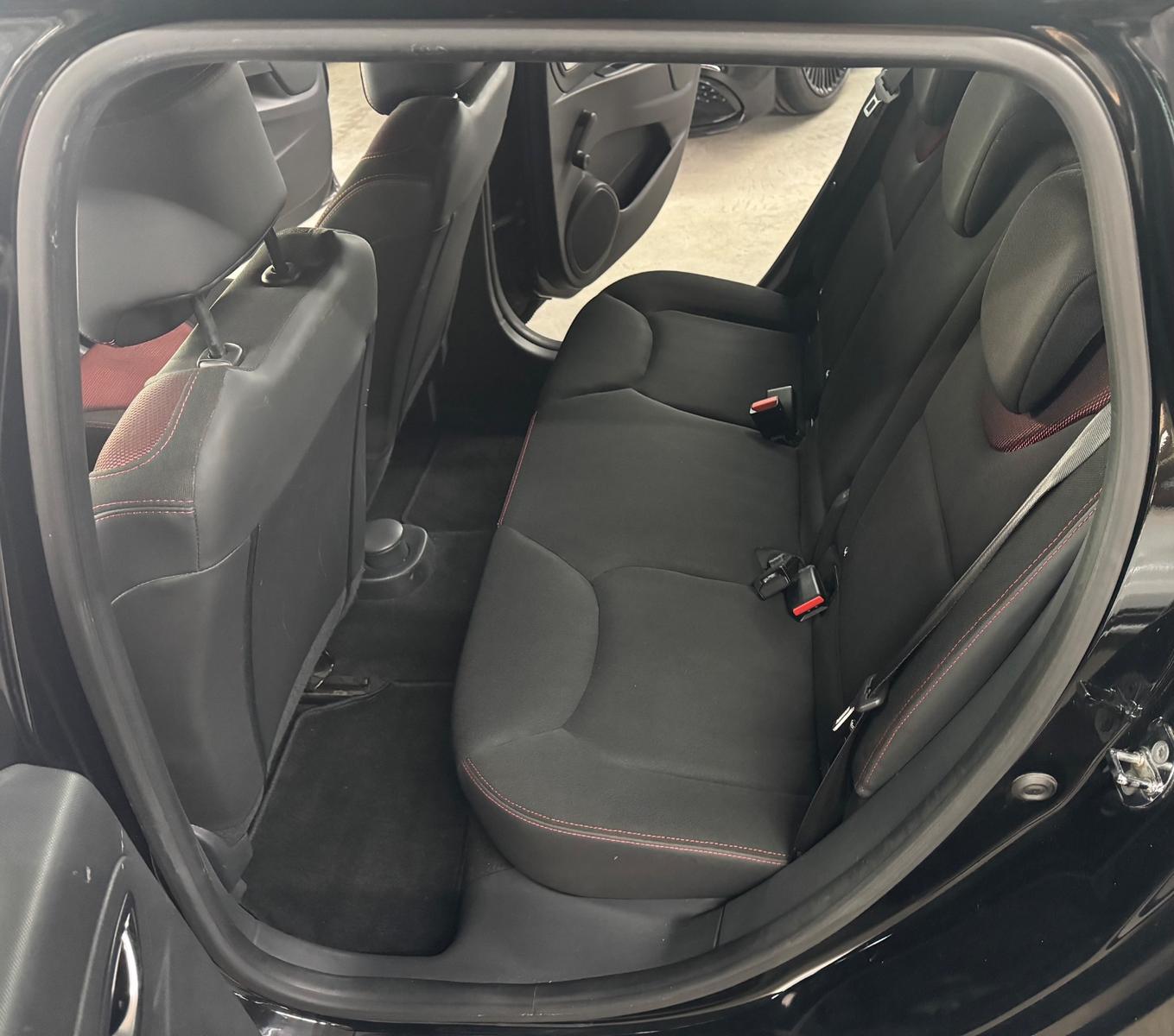 Renault Clio 2015 — photo 20