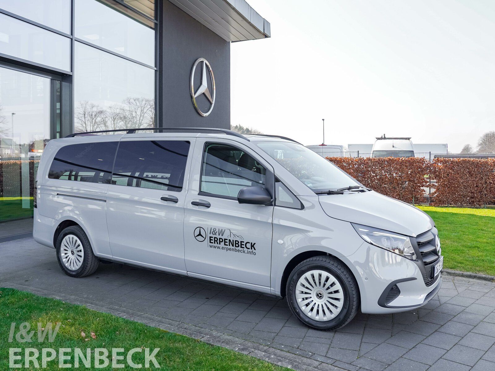 Fahrzeugabbildung Mercedes-Benz Vito Tourer 116 CDI Pro extralang AHK Tür links