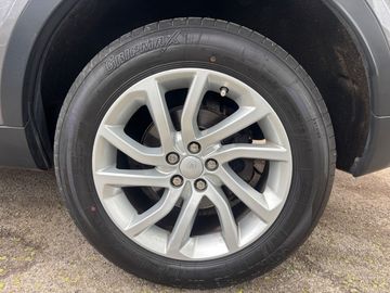 Land-Rover Discovery Sport - 8