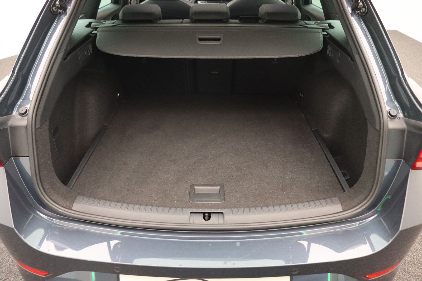 Fahrzeugabbildung CUPRA Leon ST 1.5 eTSI DSG LED Pano Beats