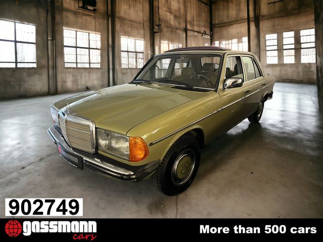 Mercedes-Benz 200 Limousine - W123