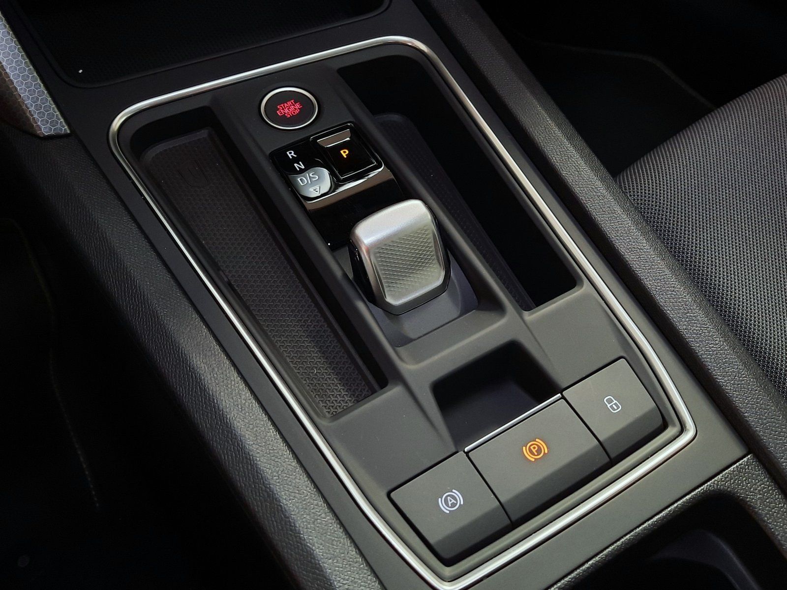 Fahrzeugabbildung SEAT Leon ST Style TSI DSG *Cam*LED*App-Connect*PDC*