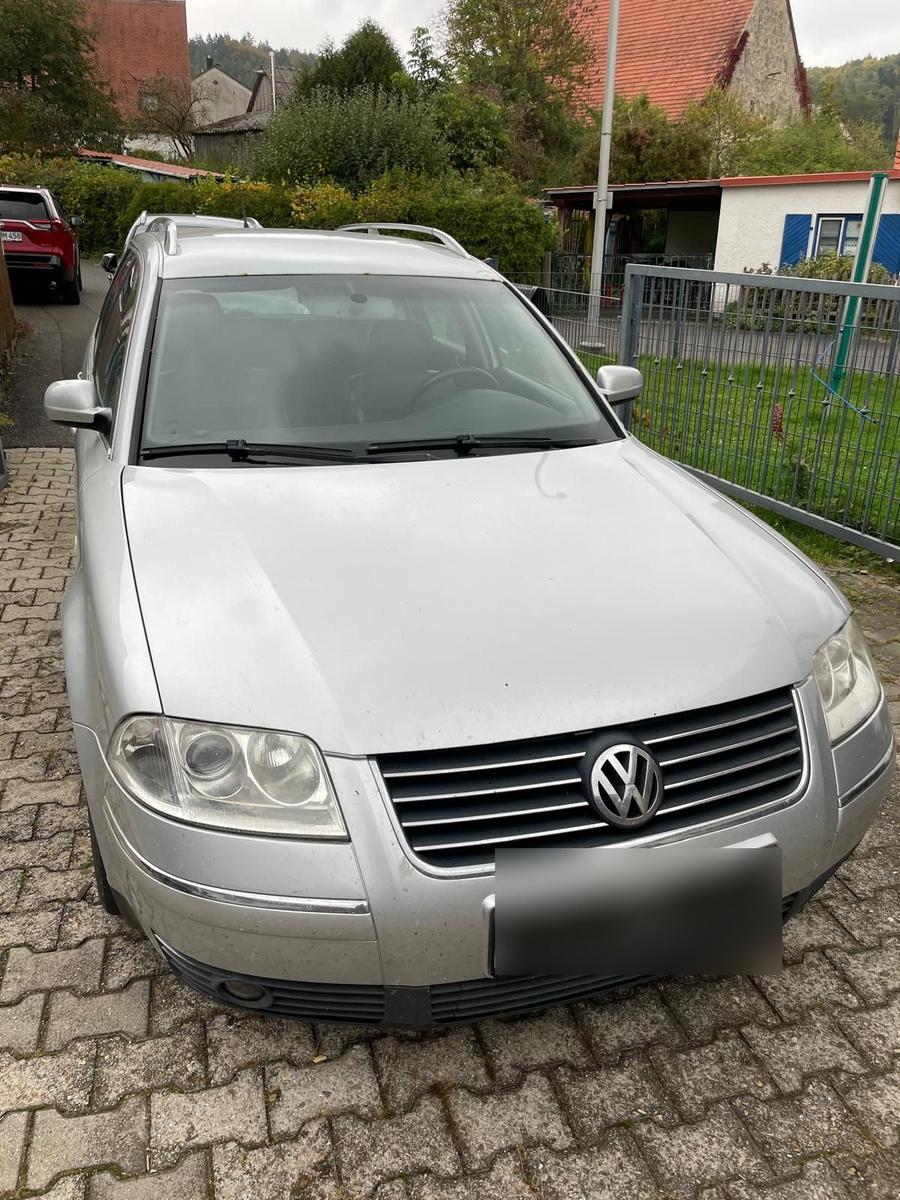 Volkswagen Passat 2004 — interior
