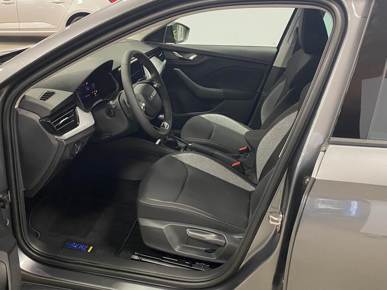 Fahrzeugabbildung SKODA Scala 1.0 TSI Selection APP+KLIMA+RFK+SITZHEIZ++