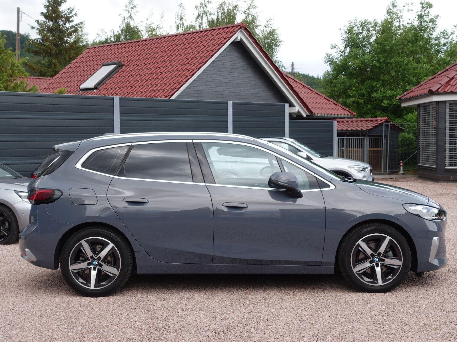Fahrzeugabbildung BMW 218i Active Tourer Aut. DCT Ad.LED/AHK/el.Heckkl