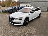 Skoda Superb Combi SportLine 4x4 DSG ACC+DCC+XENON+19'