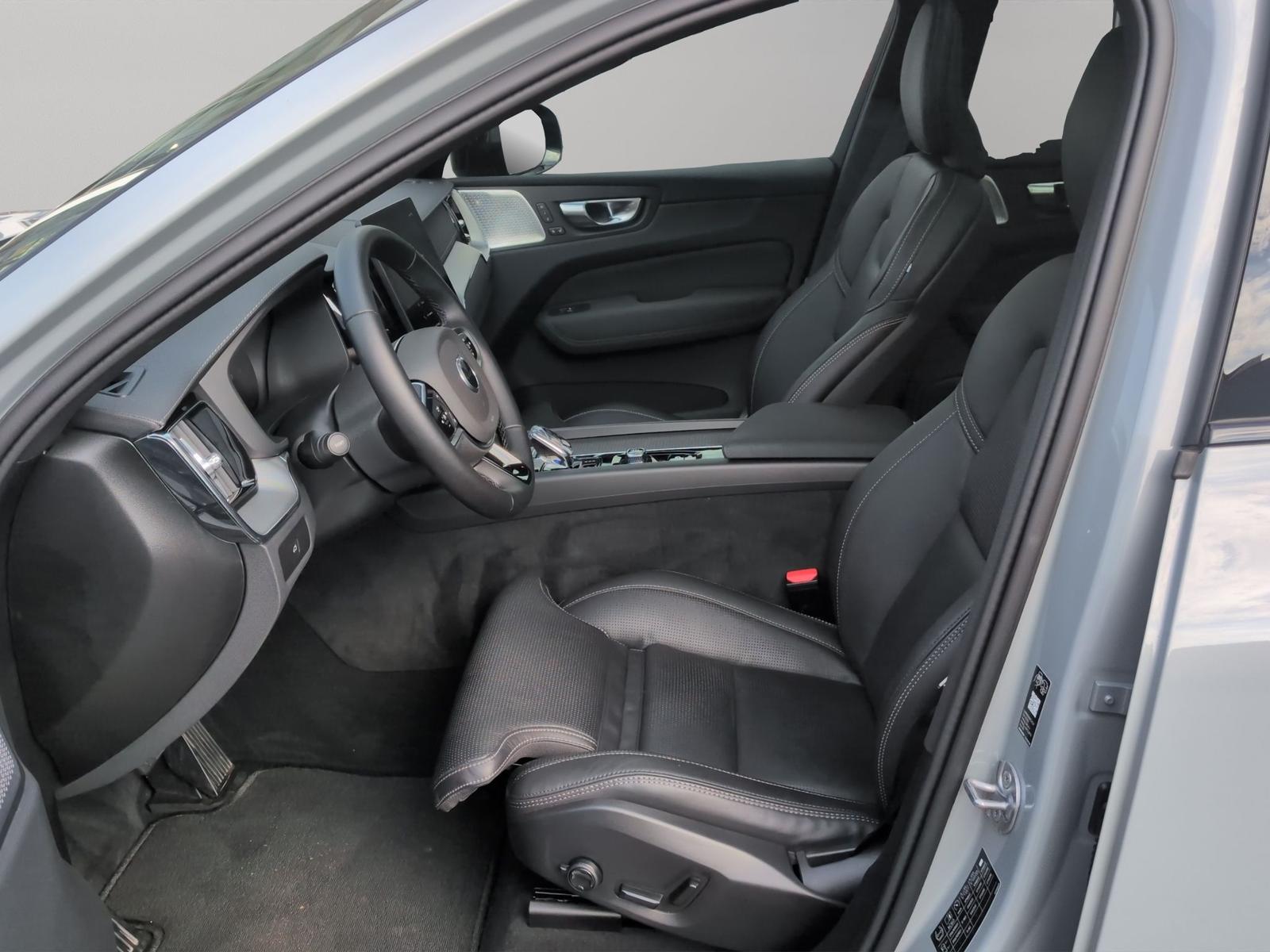 Volvo XC60 B5 AWD Ultra Black Edition+Luft+Nappa+AHZV+