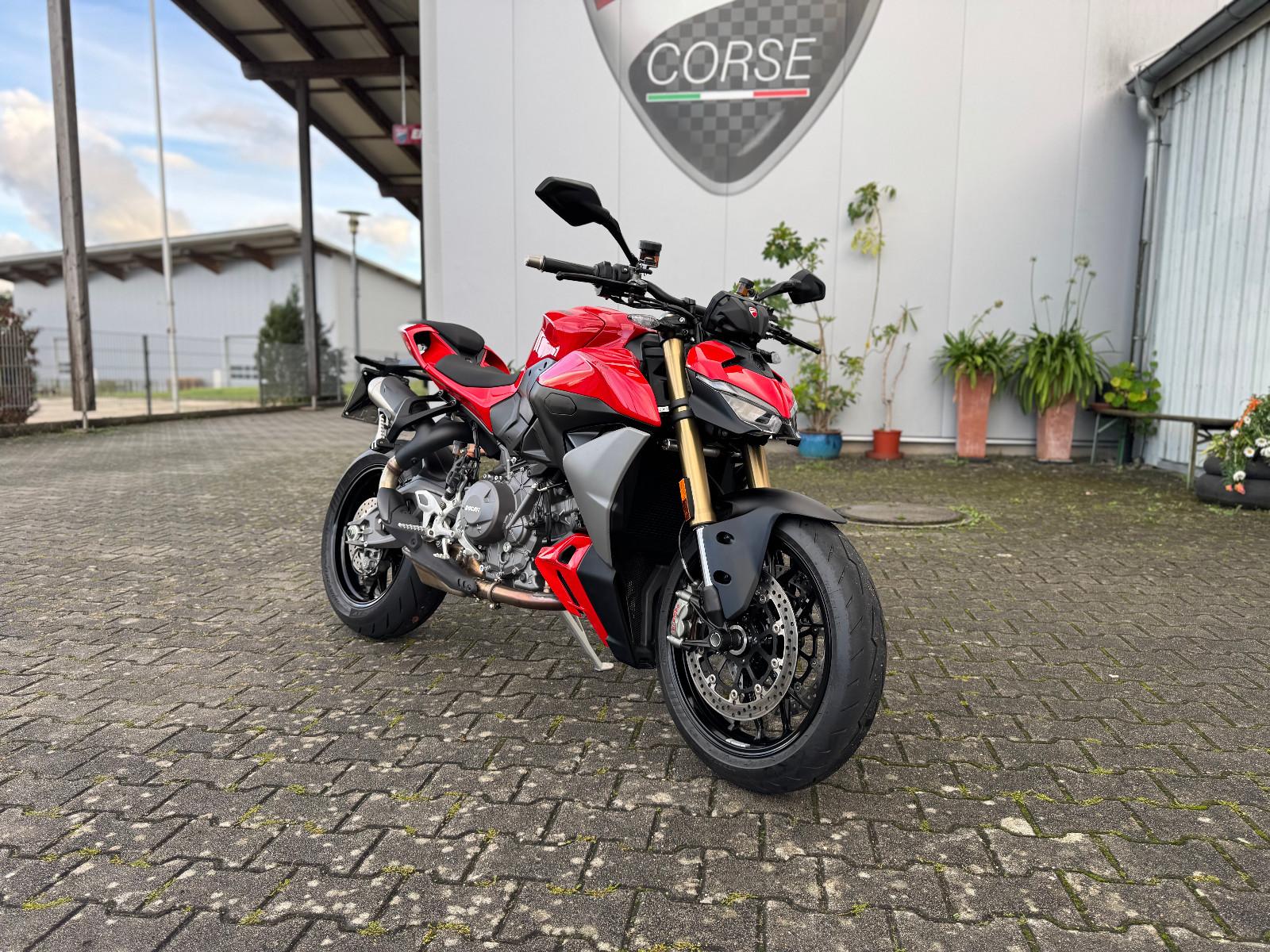 Ducati Streetfighter V2