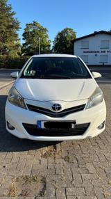 Toyota Yaris 1,33-l-Dual-VVT-i Club Club - Toyota Gebrauchtwagen in Gießen