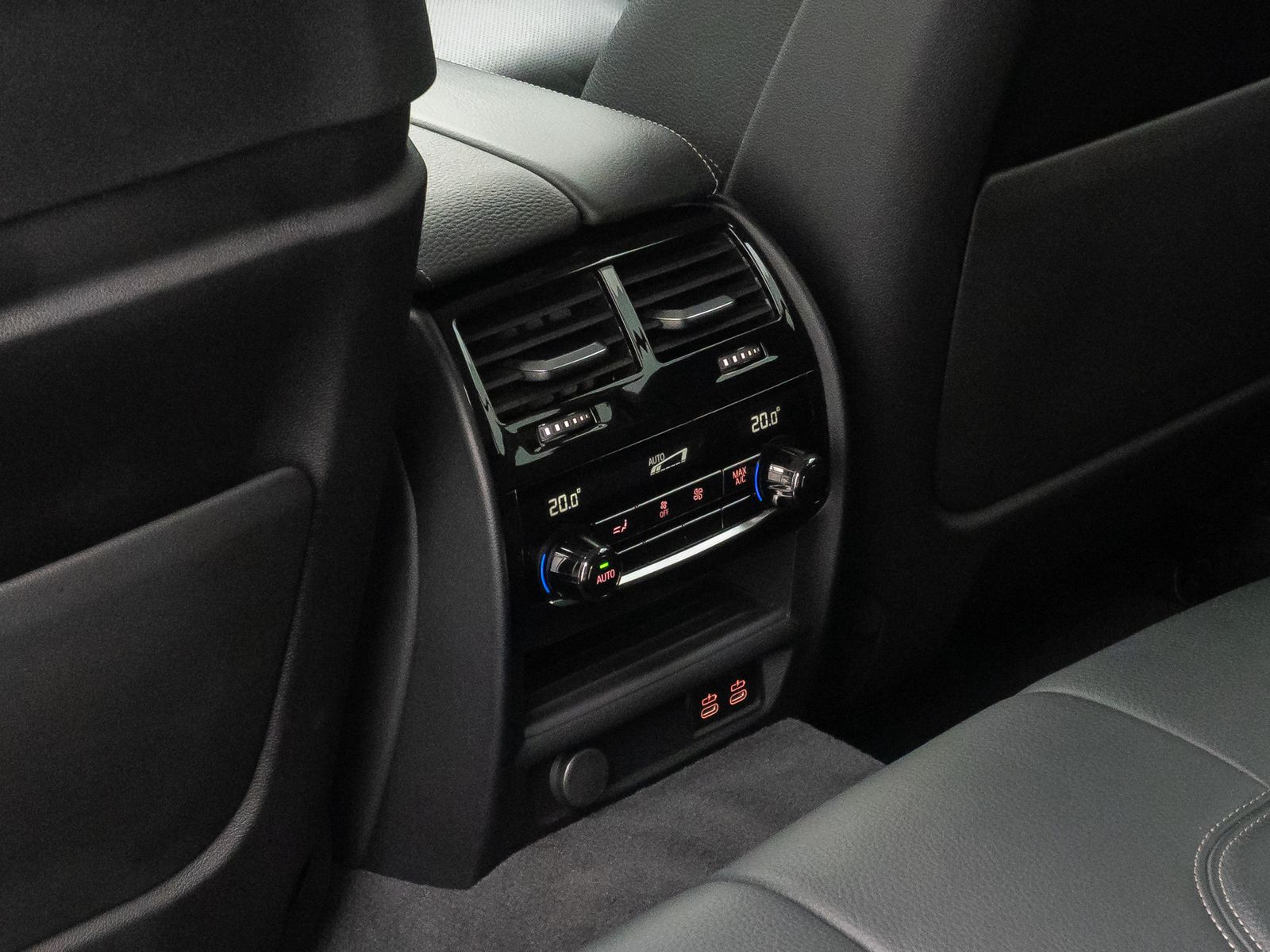 Fahrzeugabbildung BMW 530e Luxury Line 360° Laser DAB H/K SoftCl Sport