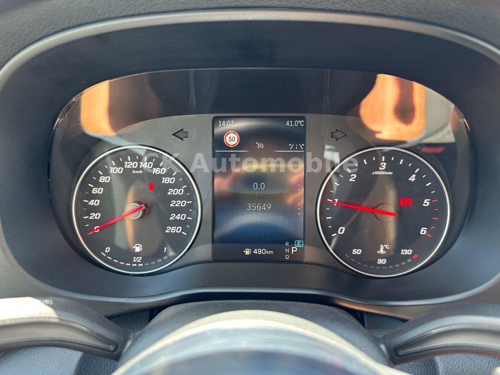 Fahrzeugabbildung Mercedes-Benz Vito Tourer 119 PRO lang/9 Sitze/Navi/LED/Kamera