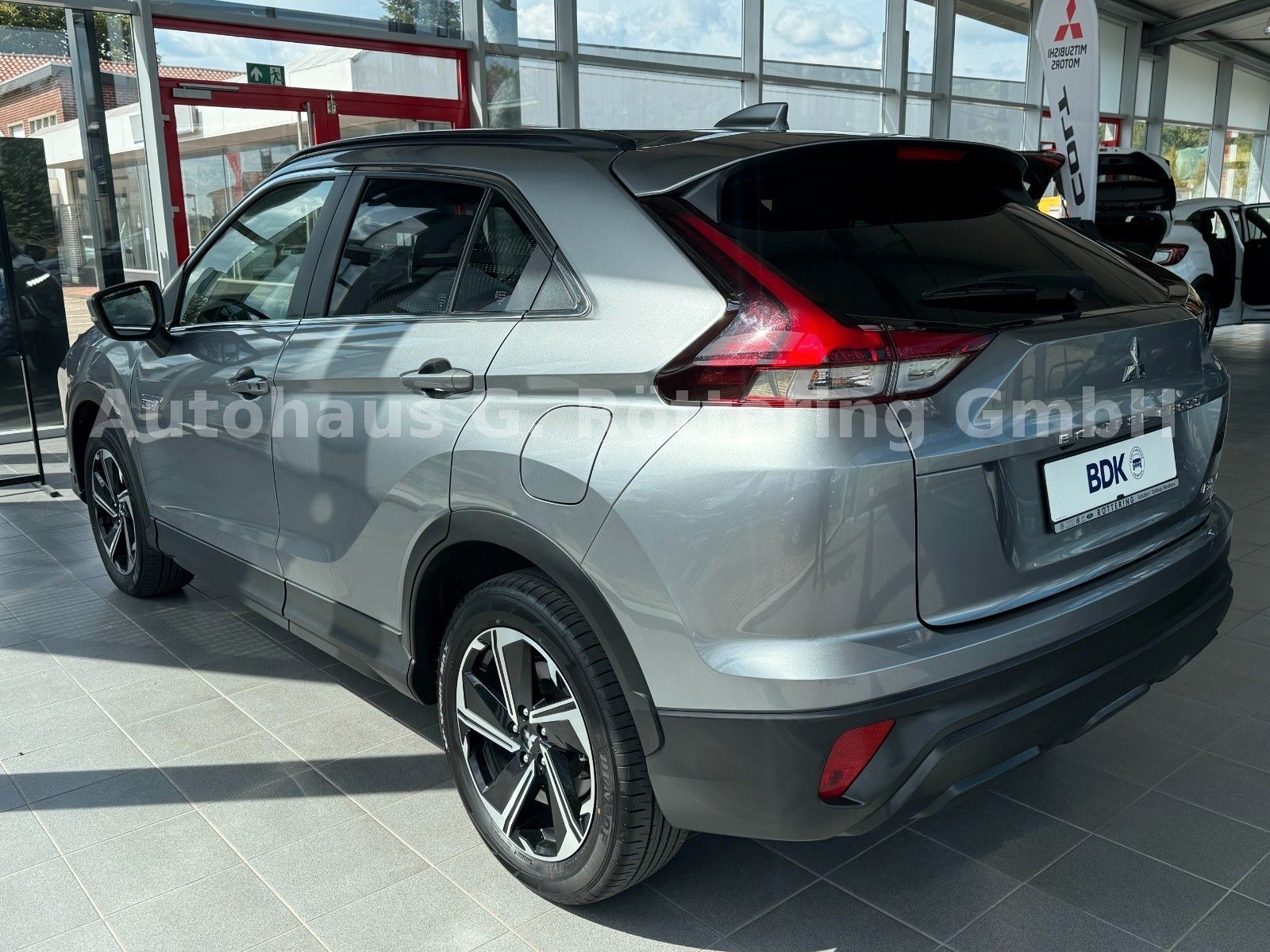 Fahrzeugabbildung Mitsubishi Eclipse Cross 2.4 PHEV 4WD +Kam +BT +SHZ +SOH97%