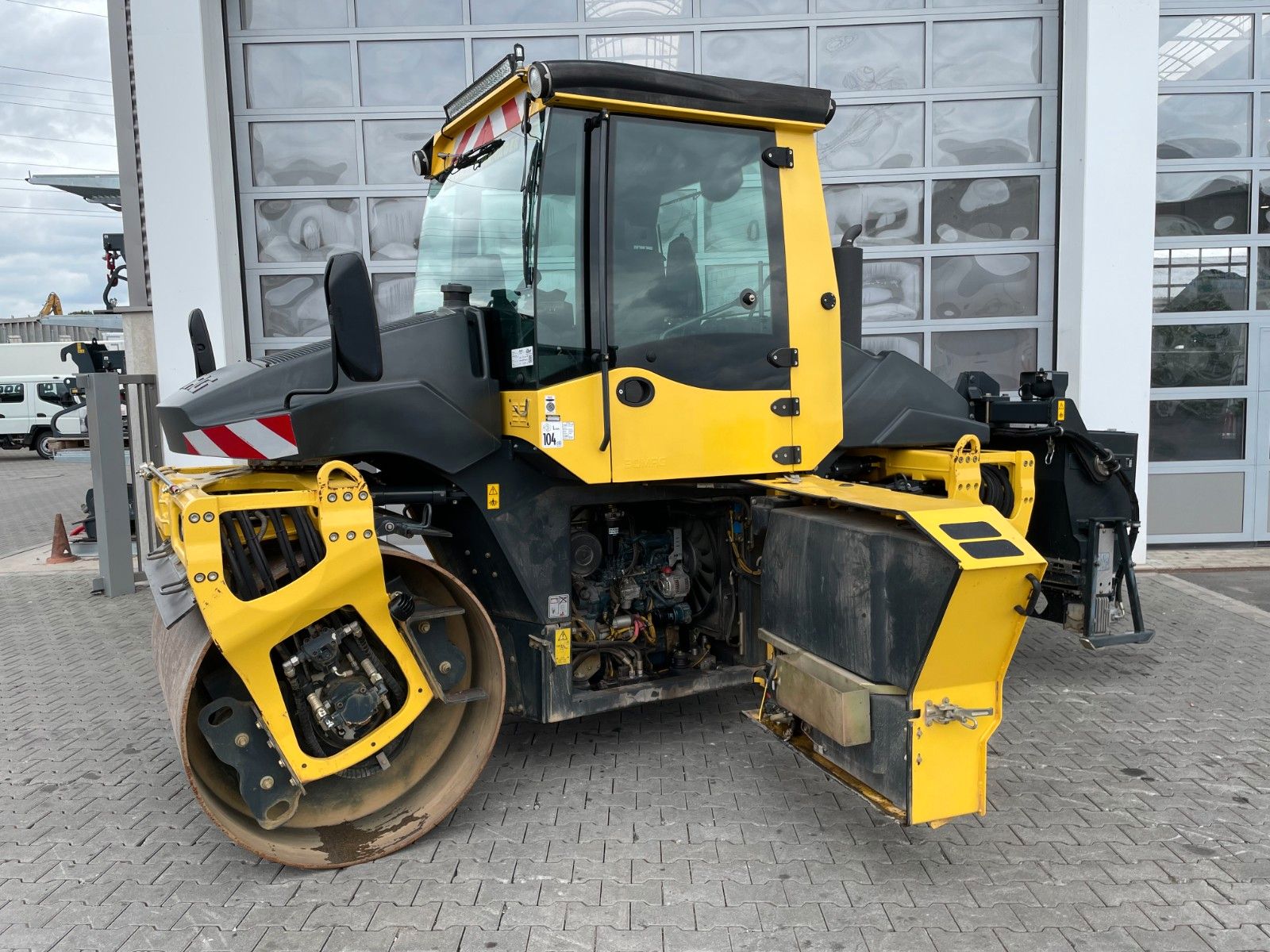 Fahrzeugabbildung BOMAG BW 154 AP-4 AM / nur 1.565h / Asphalt Manager