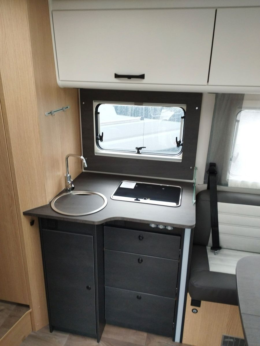 Fahrzeugabbildung Sunlight Adventure T 68C Automatik, Dörr Edition, TV