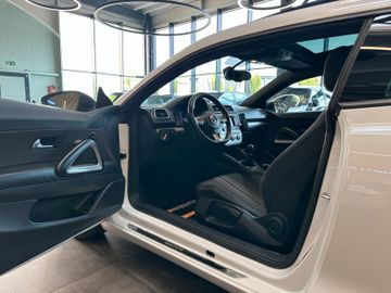 Volkswagen Scirocco *PANORAMA*NAVI*PDC*KLIMA*2-ZONEN*