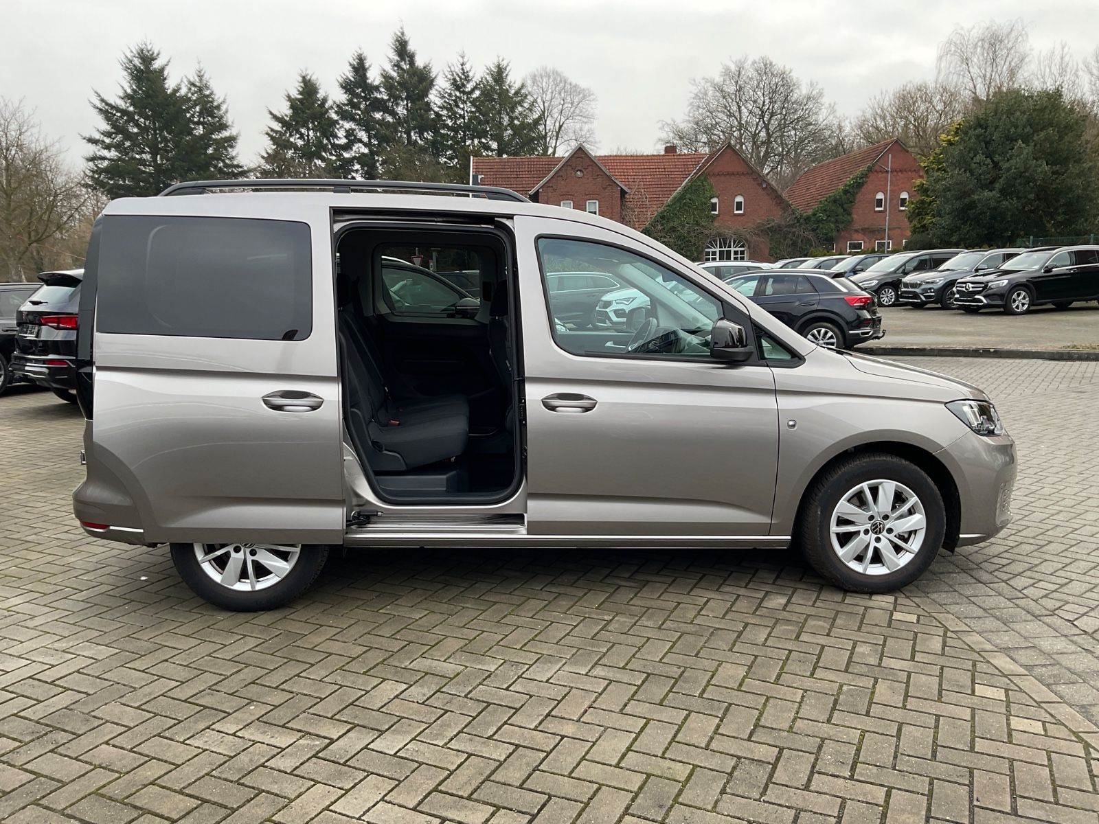 Fahrzeugabbildung Volkswagen Caddy 1.5 TSI Style,Kamera,Navi,AHK,CarPlay