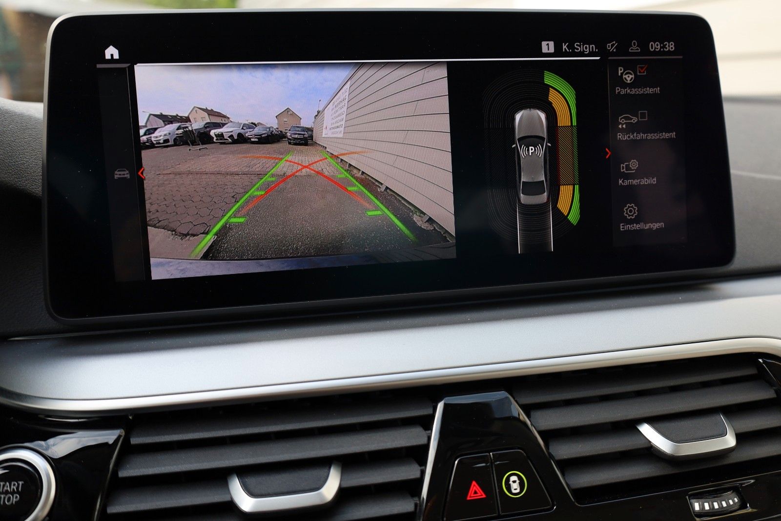 Fahrzeugabbildung BMW 530e Leder,Navi,LED,SpSi,SH,Kamera,Parkassist.