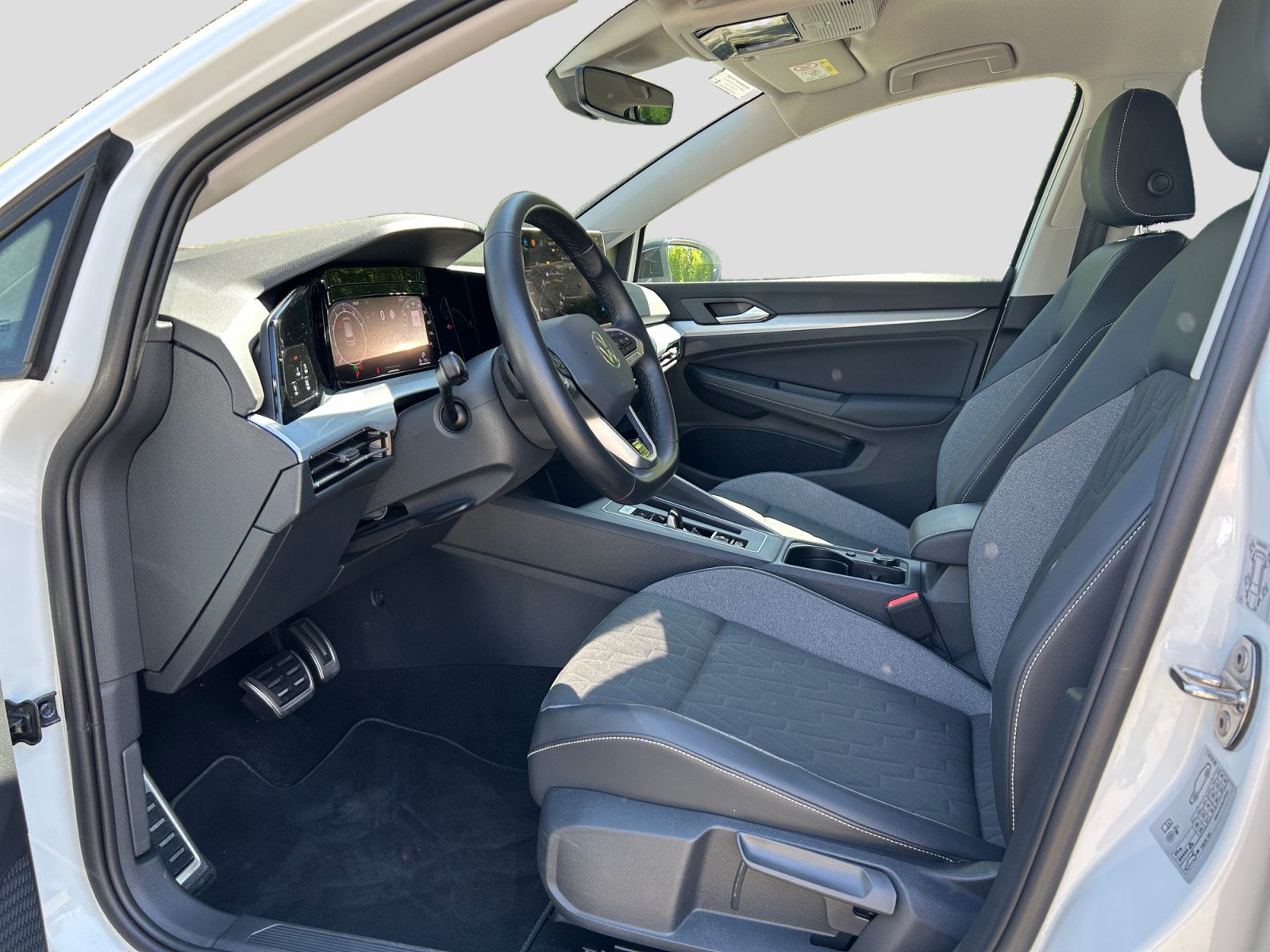 Volkswagen Golf VIII 1.5 eTSI DSG Goal LED Navi CAM APP ACC foto 10