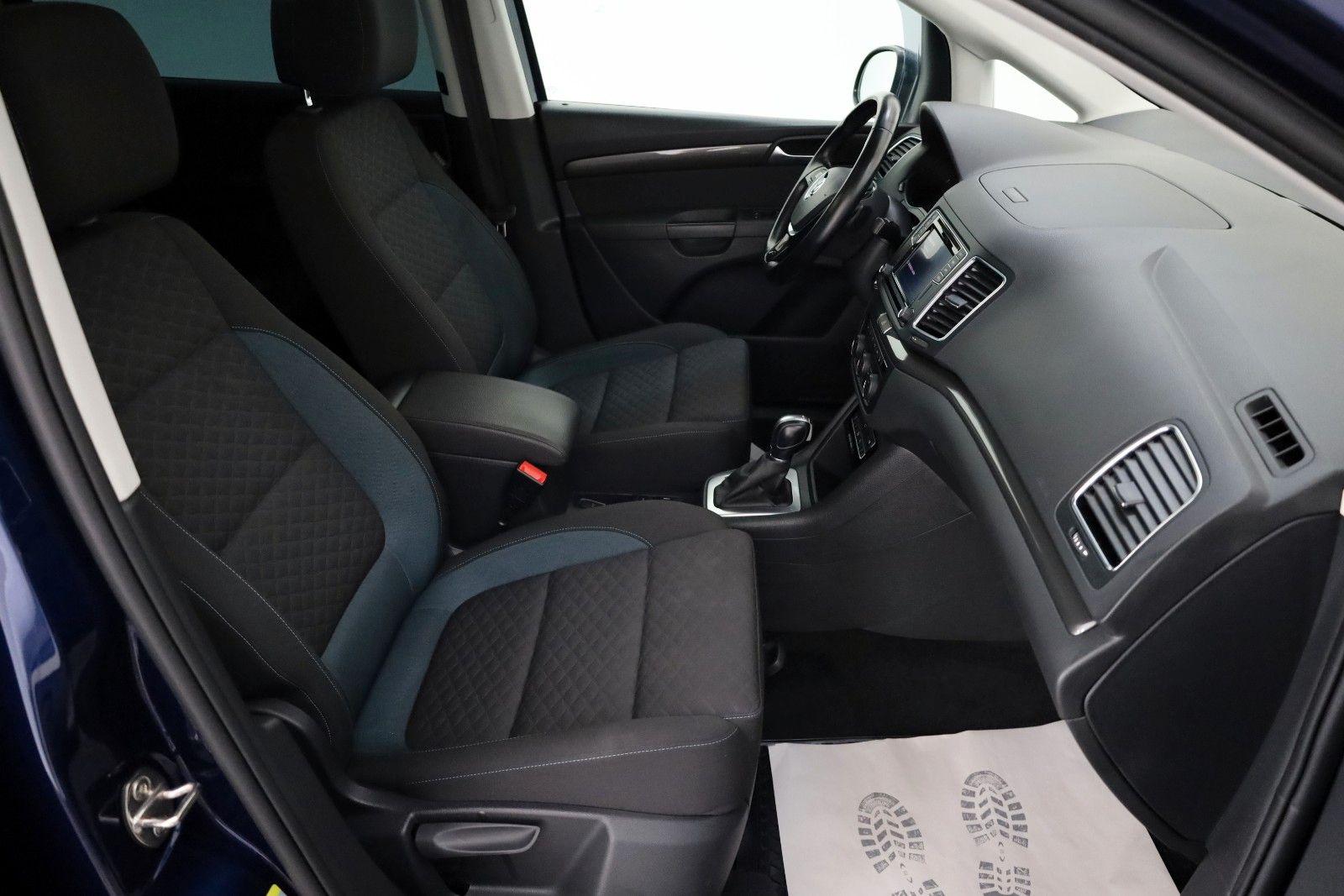 Fahrzeugabbildung Volkswagen Sharan IQ.DRIVE 4M Navi,LED,Panorama,Kamera,SH