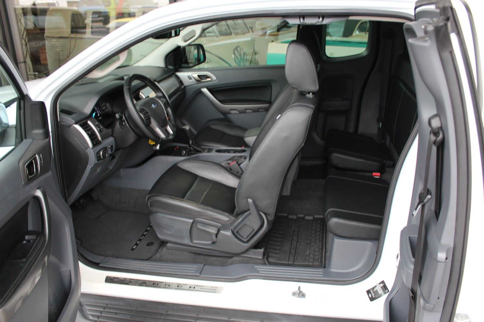 Ford Ranger 3.2 TDCi Limited Extrakabine Standheizung foto 14