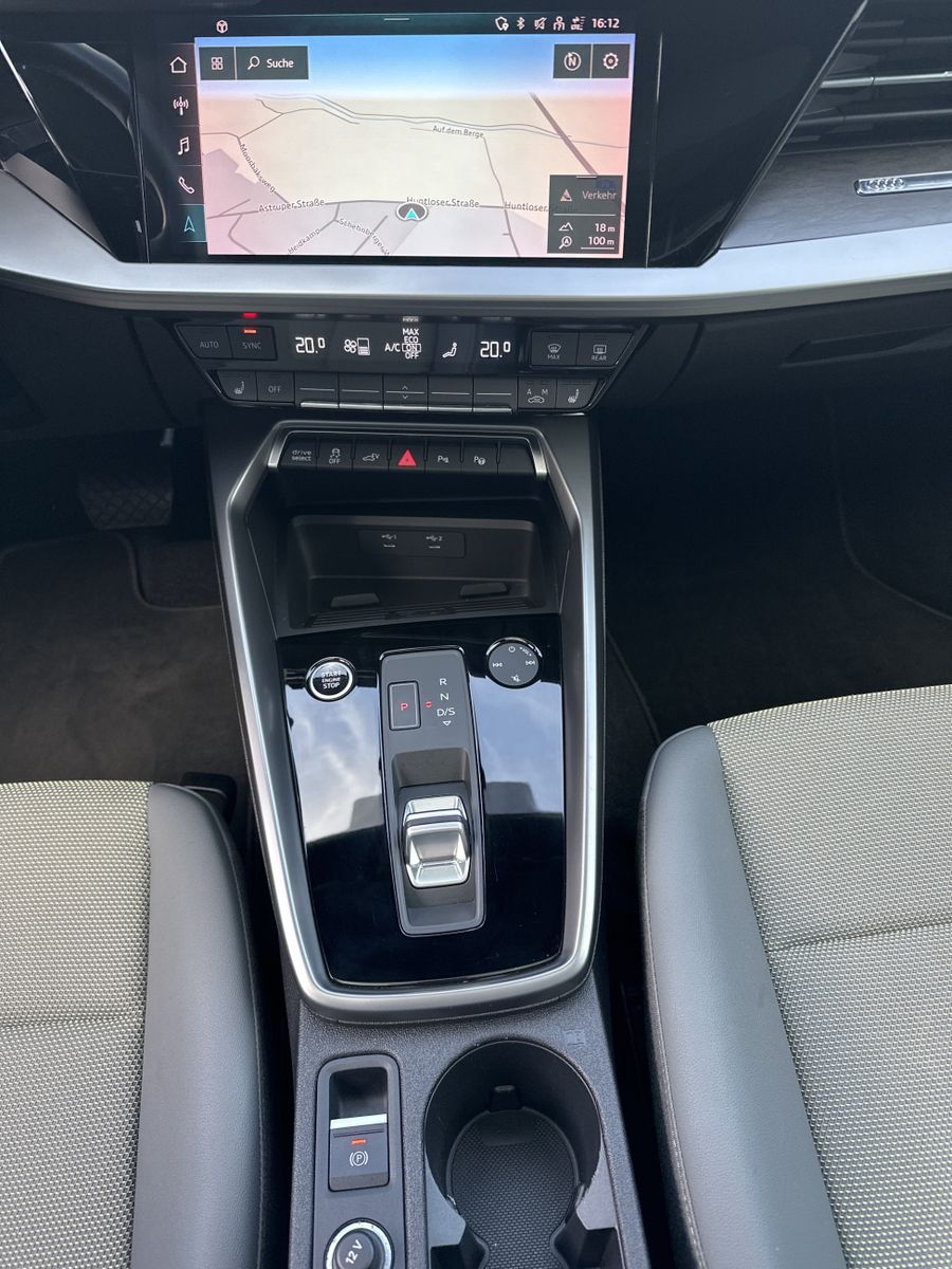 Fahrzeugabbildung Audi A3 SpB 40 TFSI e NAV+LED+PANO+CARPLAY+V-COCKPIT