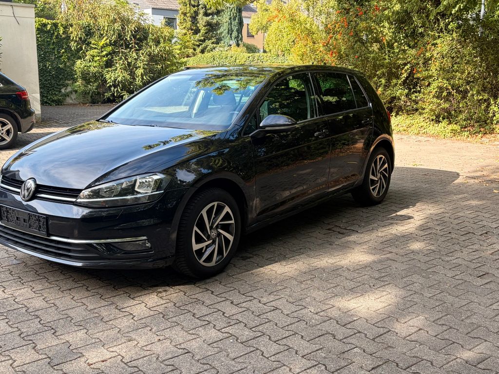 Image of Volkswagen Golf