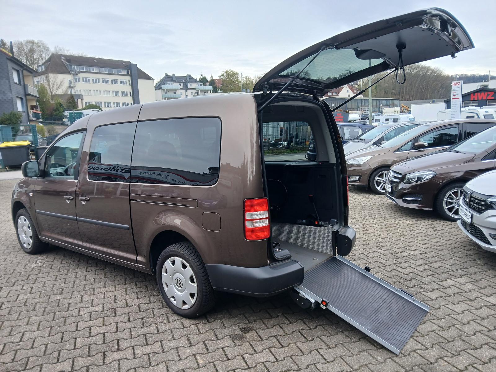 Volkswagen Caddy Maxi Rollstuhlauto Rampe Achsabsenkung