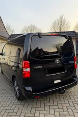 Toyota Proace (Verso) 2,0-l-D-4D 130kW L1 Family - schwarze Toyota Proace (Verso)