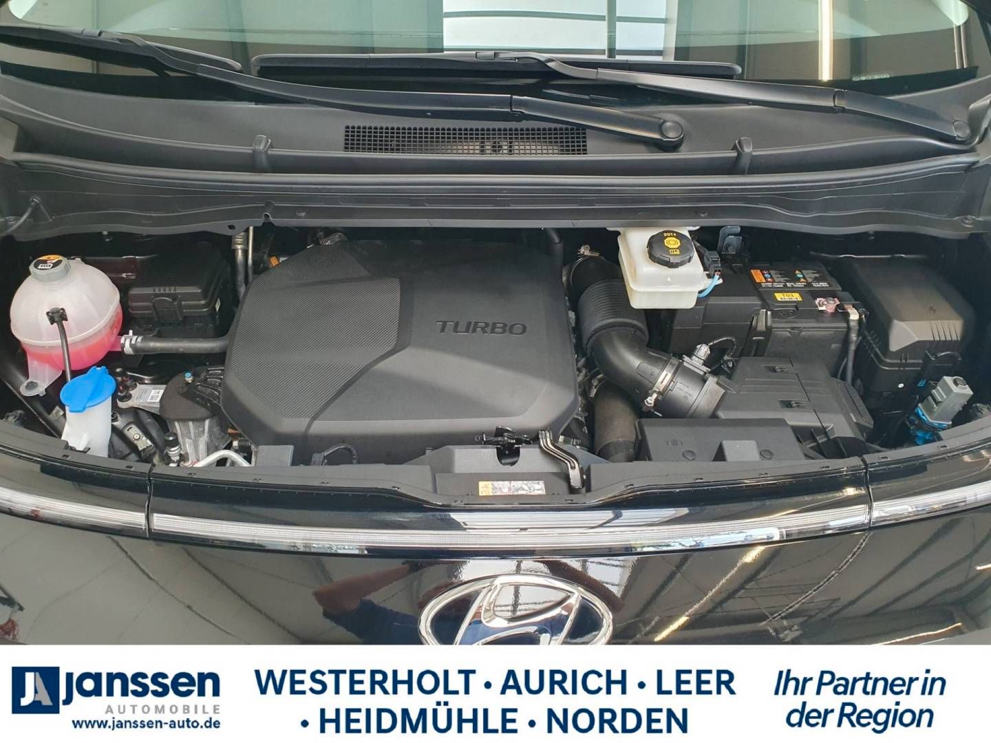 Fahrzeugabbildung Hyundai STARIA 9-Sitzer (MJ23) 2.2 CRDi 8 A/T 2WD (177PS