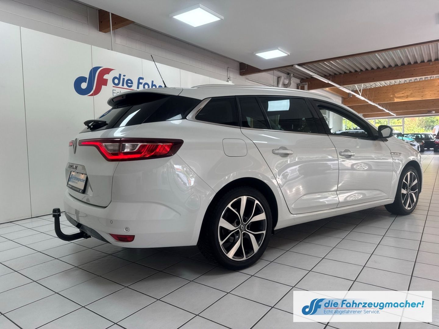 Fahrzeugabbildung Renault Megane IV Grandtour BOSE-Edition 1.2 TCe 130 Ene