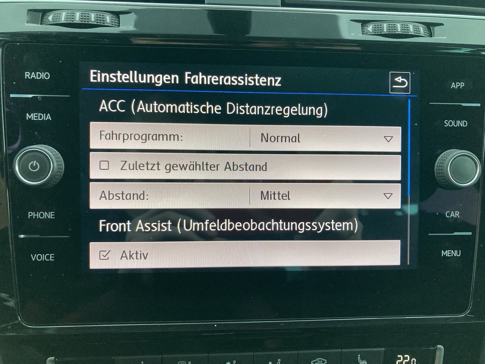 Fahrzeugabbildung Volkswagen Golf VII Lim. TSI Sound LED ACC PDC APP-Connect