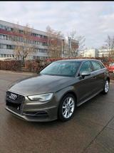 Audi A3 Sportback e-tron ambiente - Audi A3 Ambiente mit Hybrid-Antrieb (Benzin/Elektro)