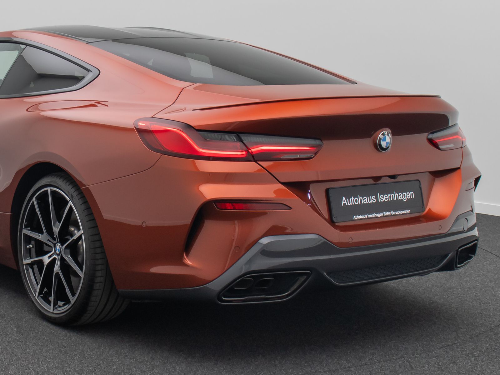 Fahrzeugabbildung BMW M850i xD Laser Kamera HUD DAB H/K SoftCL 20Zoll
