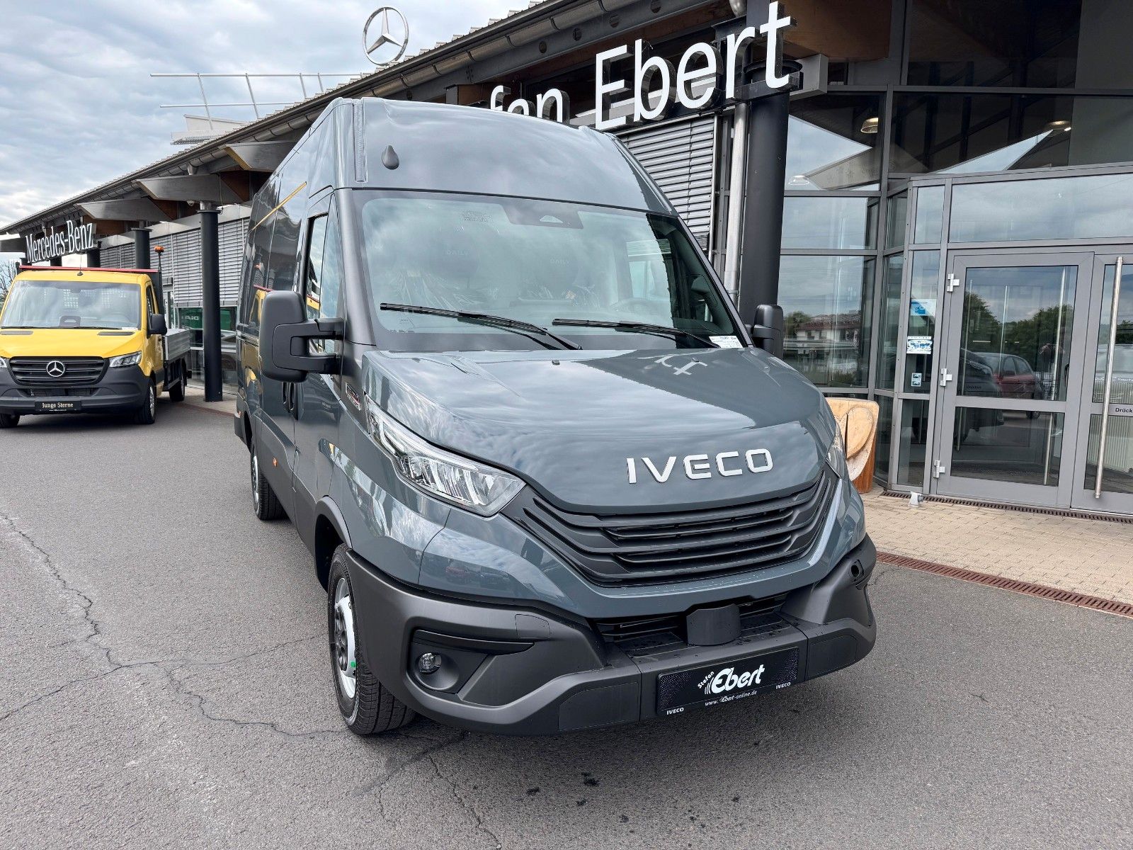 Fahrzeugabbildung Iveco Daily 35S18 HA8 *R3.520mm*Automatik*Kamera*ACC*