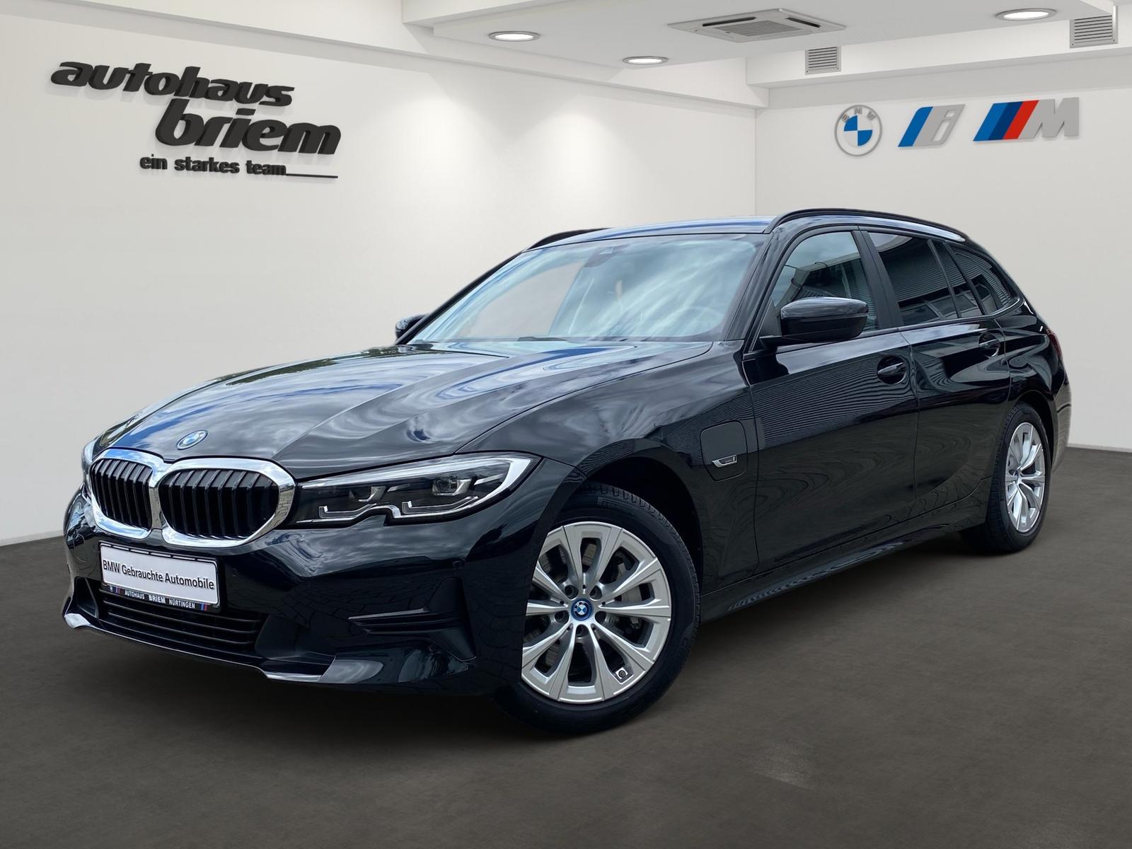 BMW 330e Touring Advantage