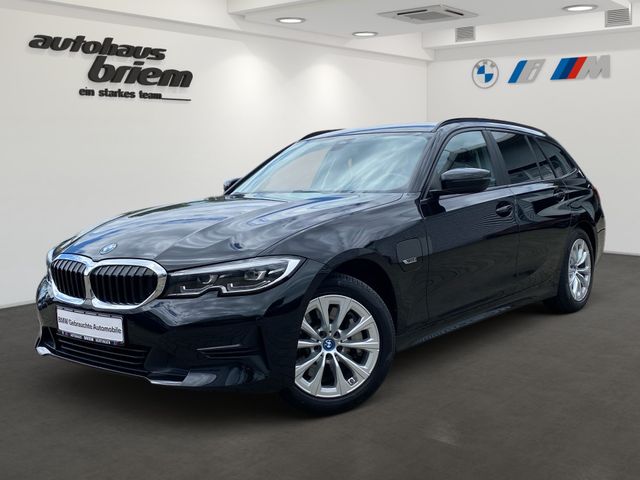 BMW 330e Touring Advantage