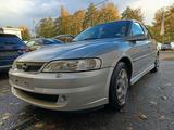 Opel Vectra 1.6 16V Sport - Opel Vectra mit Anhängerkupplung