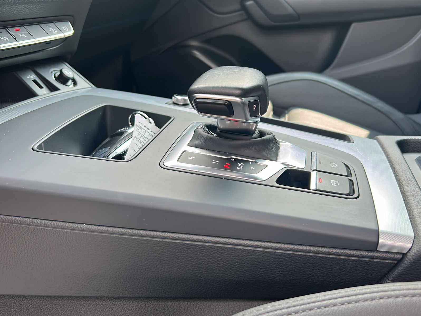 Fahrzeugabbildung Audi Q5 40 TDI quattro advanced