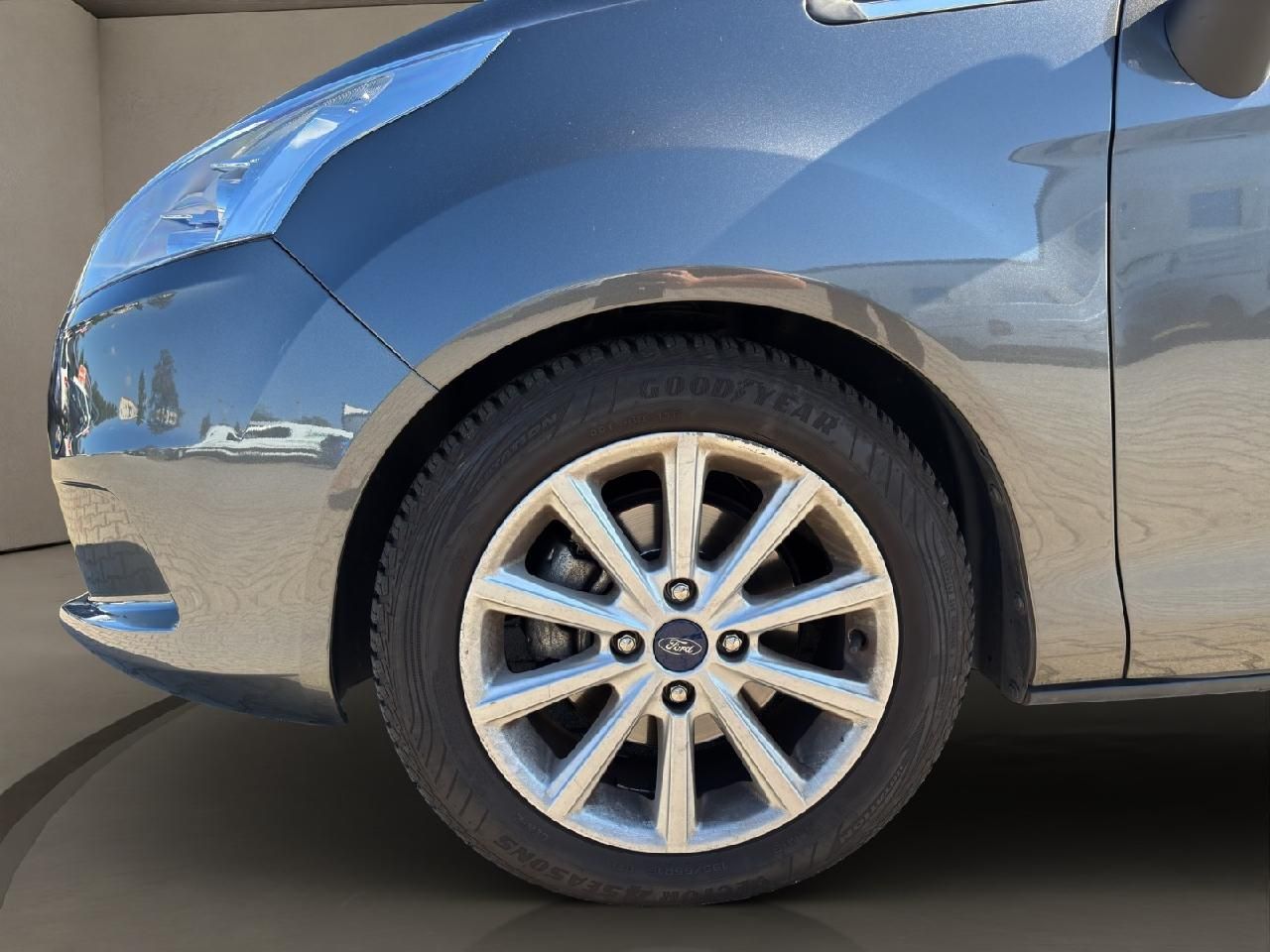 Fahrzeugabbildung Ford B-MAX Titanium