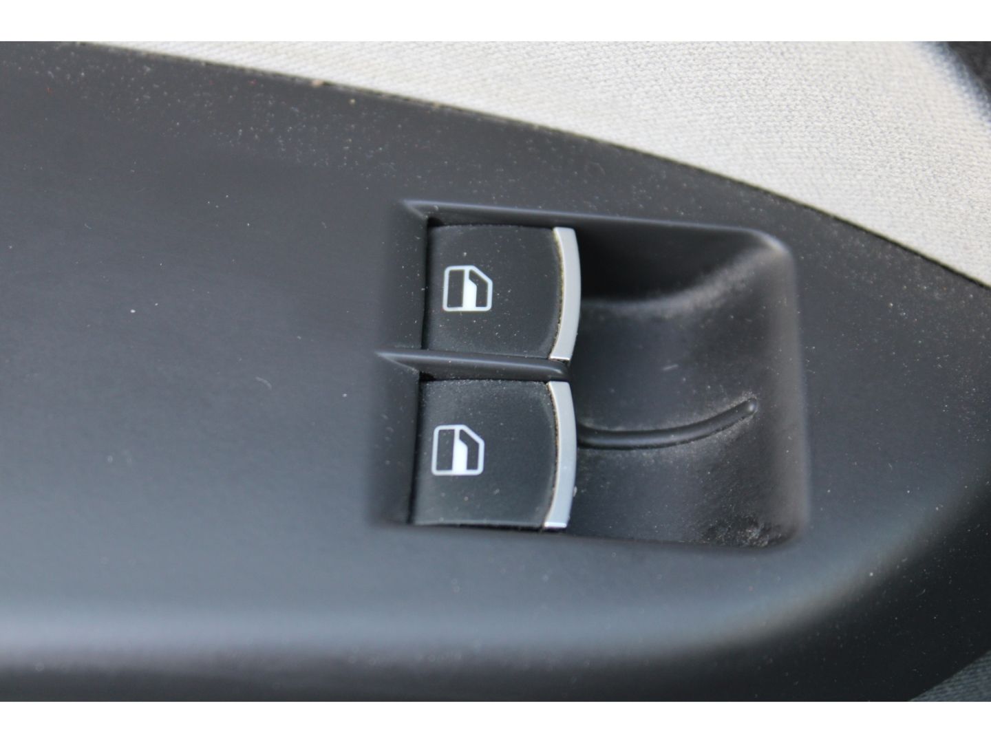 Fahrzeugabbildung Volkswagen Caddy Kombi Cross BMT AHK-abnehmbar Mehrzonenkli