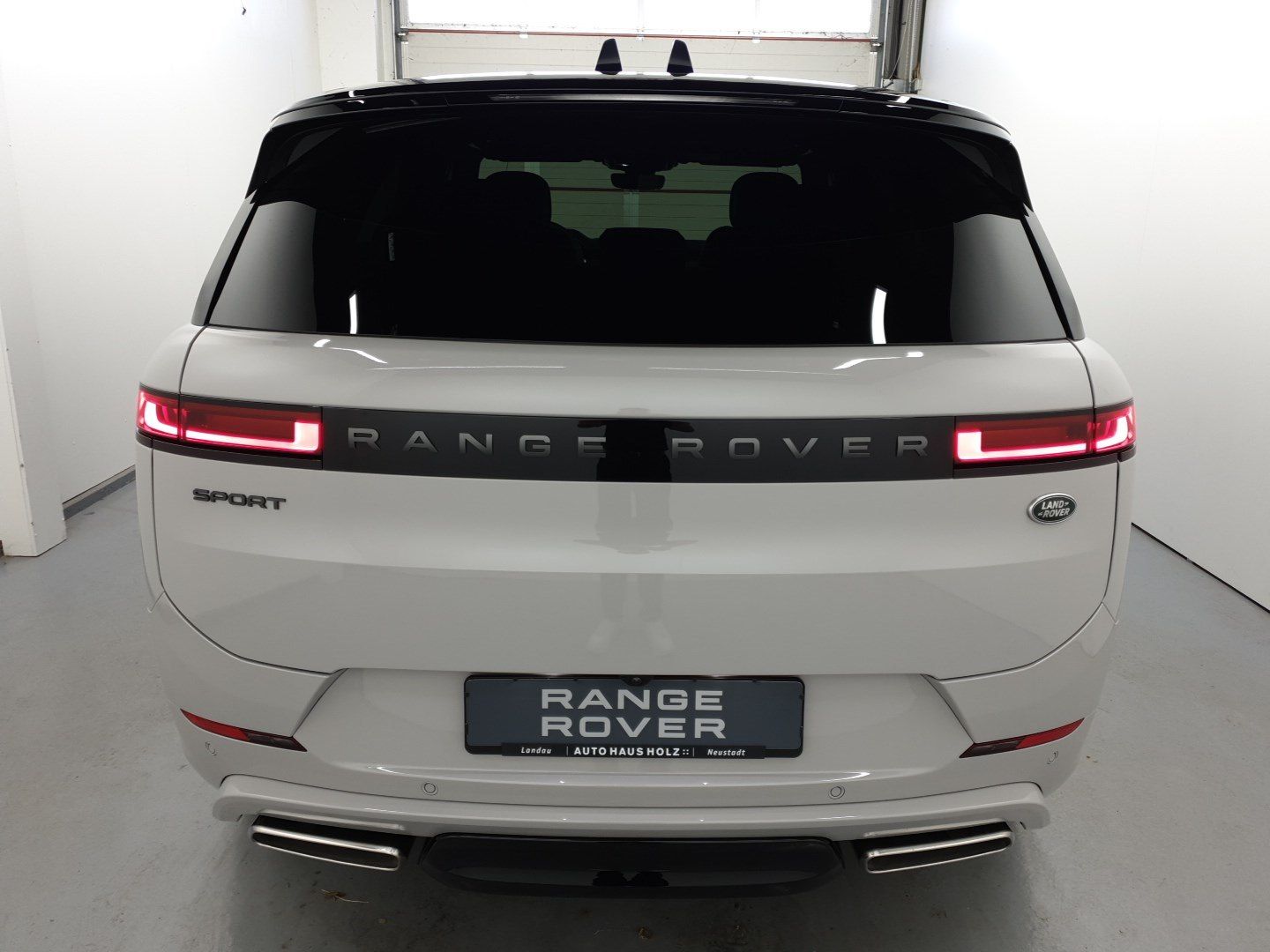 LAND ROVER Range Rover Sport D300 Dynamic SE AHK Pano – Bild 3