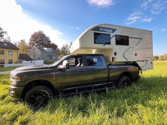 Dodge RAM 3500 Laramie Crew Cab 6.7 HO TD Revolux 2.8