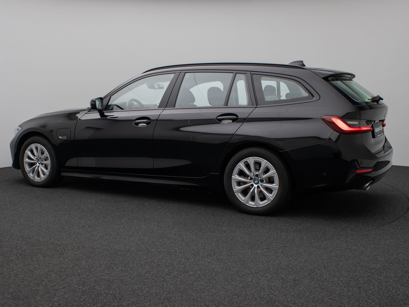Fahrzeugabbildung BMW 330e Alarm Kamera DAB Stop&Go M Sportleder LED