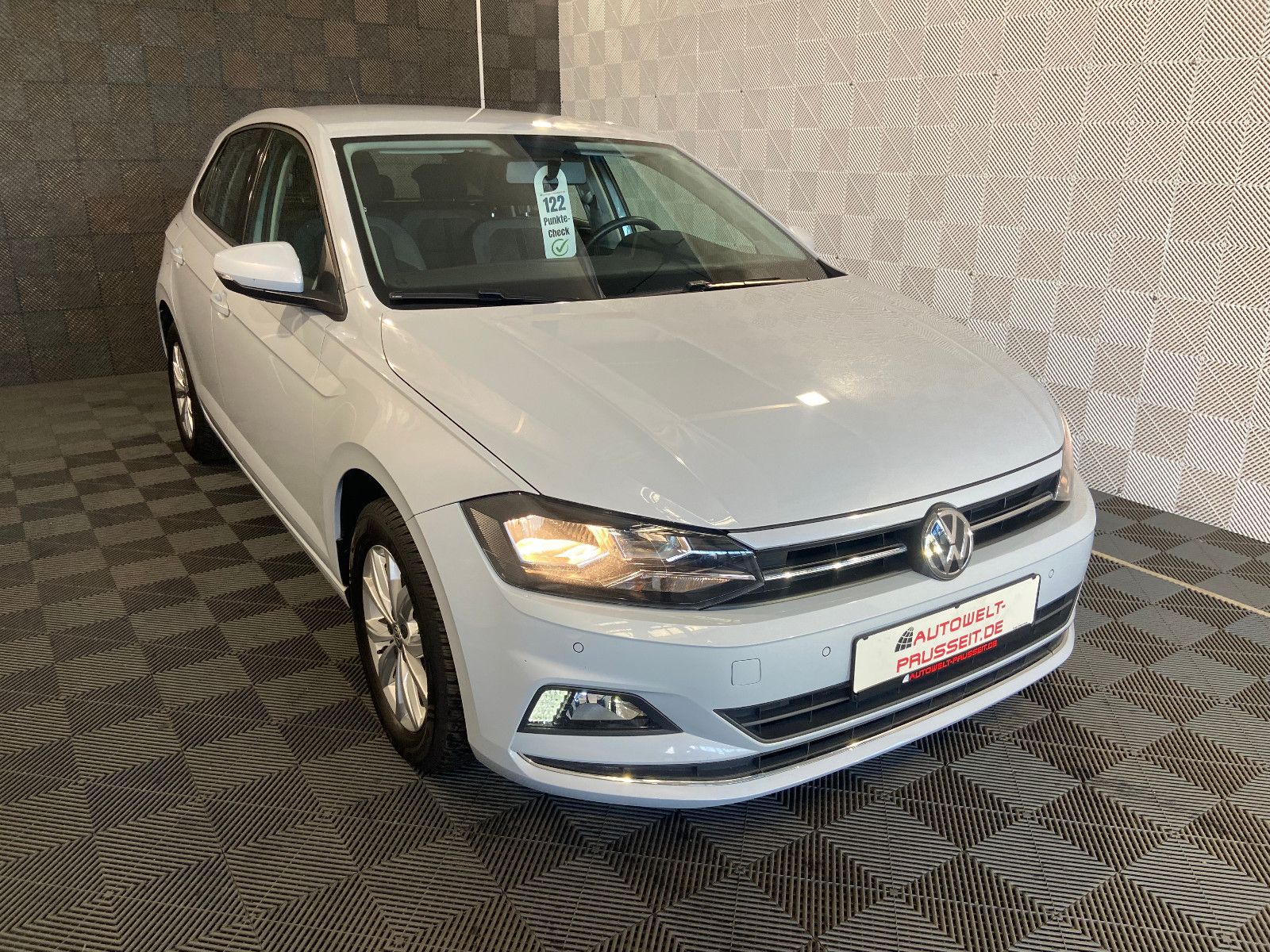 Gebrauchtwagen Volkswagen Polo Polo VI*Highline*PDC V+H-SHZ-METALLIC-TOUCH-15" in Horb am Neckar