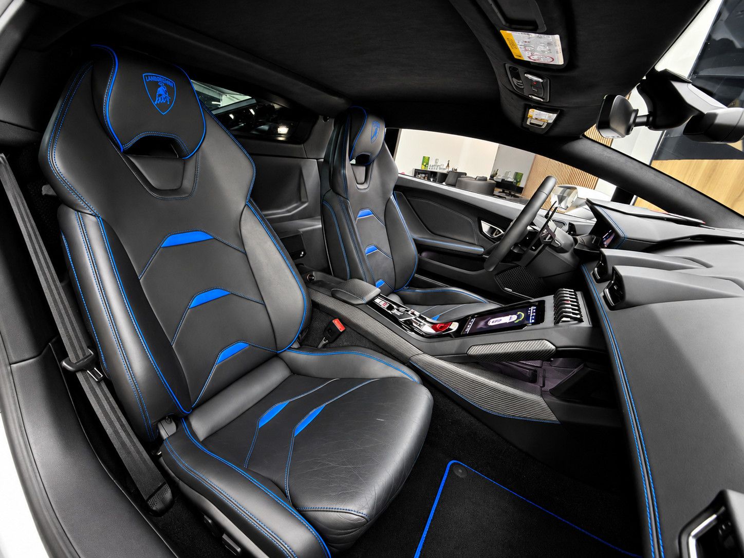 Fahrzeugabbildung Lamborghini Huracan Huracán EVO V10/LIFT/SENSONUM/KAMERA/ACC